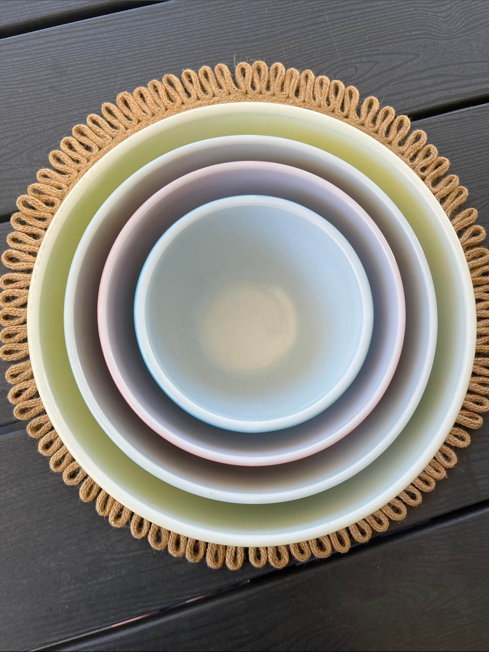 Classic Pyrex Pastel Nesting Bowl Set in 
Yellow green red blue